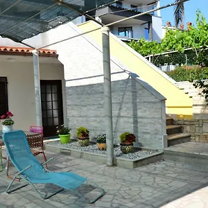 Ada Apartment Vinkuran